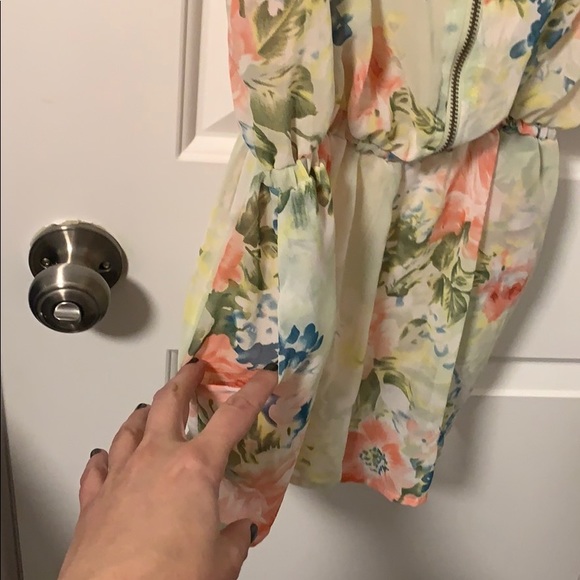 Short jumpsuit - Picture 2 of 3